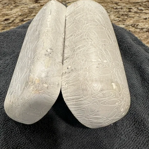 Oakley Liv Shield Sunglasses - Polished Chocolate - Picture 12 of 12